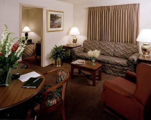 Congress Hotel & Suites Norcross Room photo